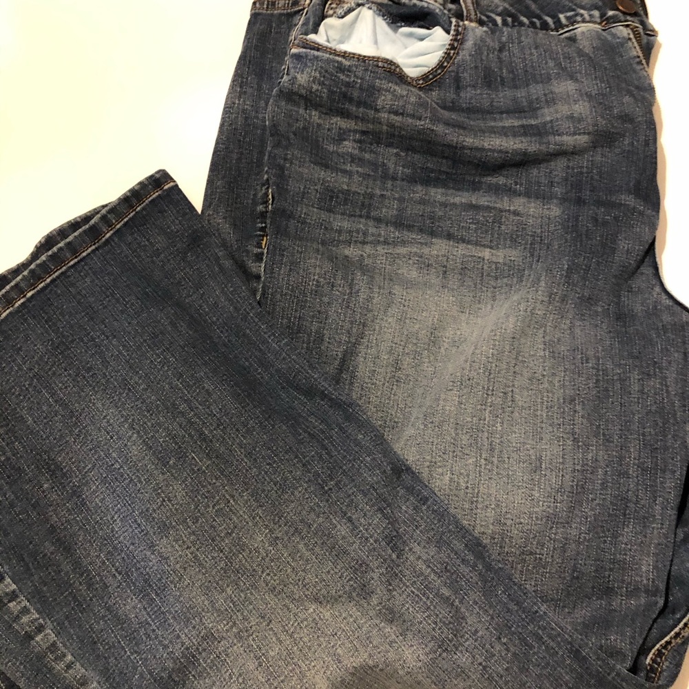 Jeans - Picture 2 of 3